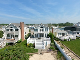 201 Old Mail Trail, Westbrook, CT 06498