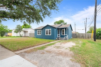 3813 Delphine St, Corpus Christi, TX 78415