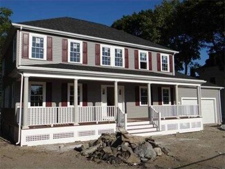 65 Chestnut St, Saugus, MA 01906