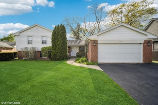 1220 Canterbury Ln, Glenview, IL 60025