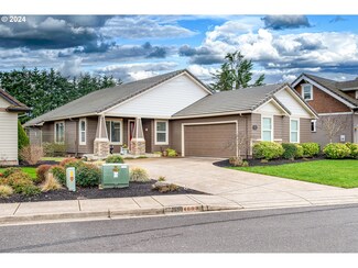 466 Pebble Beach Dr, Creswell, OR 97426