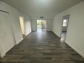 8200 SW 210th St Unit 120, Cutler Bay, FL 33189