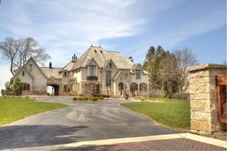 32 Witt Rd Unit 1, South Barrington, IL 60010