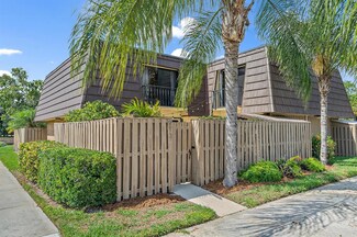 913 9th Ct, Palm Beach Gardens, FL 33410