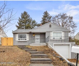 904 S 30th Ave, Yakima, WA 98902