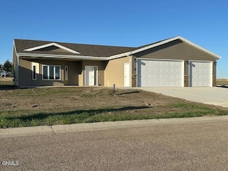 3315 Tyndale Dr, Bismarck, ND 58503