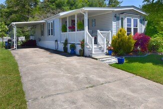 95 Little Pond Rd, Wakefield, RI 02879