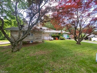 45 Oakwood Ave, Mine Hill, NJ 07803