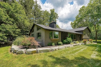 1300 Dannie Dr, Logan, OH 43138