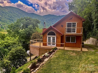 39 Moondust Dr, Waynesville, NC 28786