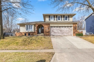 4320 Parkview Dr, Urbandale, IA 50322