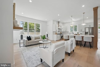 8005 Fairfax Rd, Alexandria, VA 22308