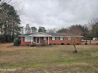 178 Westbrook Rd, Clinton, NC 28328