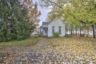 159 E Elm St, Argenta, IL 62501