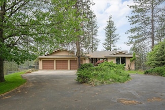 16905 N Mockingbird Ct, Nine Mile Falls, WA 99026