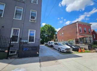 400 Linwood St, Brooklyn, NY 11208