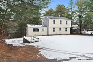 4 Oaken Bucket Ln, Plymouth, MA 02360