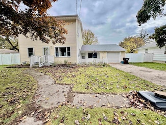 15484 Eastwood St, Monroe, MI 48161