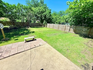 105 Mcmahon St, Bonham, TX 75418