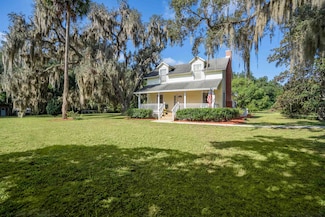 113 S Oakland Ave, San Mateo, FL 32187