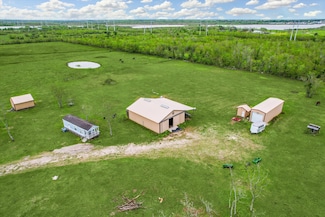 8200 N Humble Camp Rd, Dickinson, TX 77539