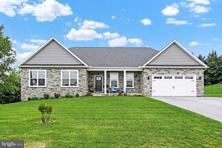 10344 Hunters Ridge Dr, Waynesboro, PA 17268