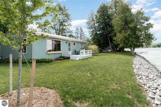 1361 N Hyslop St, Weidman, MI 48893