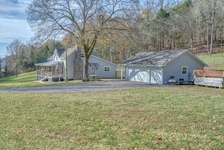 390 Taylor Hollow Ln, Gainesboro, TN 38562