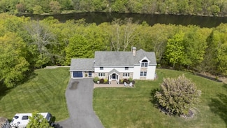 19 Crest Rd, Sussex, NJ 07461