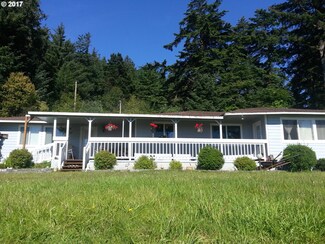 1038 Jackson St, Port Orford, OR 97465