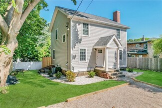 10 Robinson St, Narragansett, RI 02882