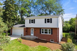 307 Clinton Ct, Wheaton, IL 60187