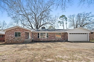 7011 W Markham St, Little Rock, AR 72205