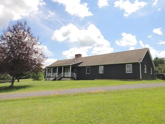 8292 N Lee Hwy, Raphine, VA 24472