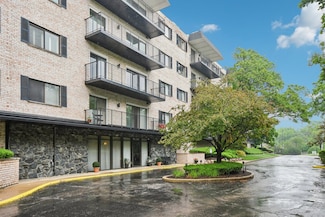 1S150 Spring Rd Unit 5F, Oakbrook Terrace, IL 60181