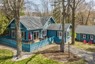 10826 N Bay Shore Dr, Sister Bay, WI 54234