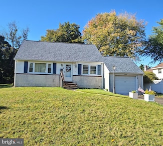 909 Carlin Dr, Southampton, PA 18966