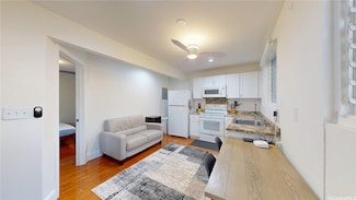 4566 Sierra Dr, Honolulu, HI 96816