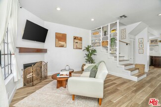 7420 Corbin Ave Unit 20, Reseda, CA 91335
