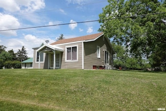 828 200th Ave, Monmouth, IL 61462