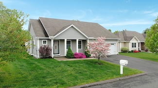 7 Old Village Cir, Windsor, CT 06095