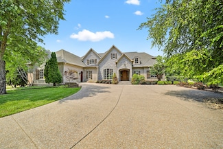 214 Bluegrass Dr, Hendersonville, TN 37075