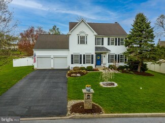 2560 Steele Ln, Easton, PA 18040