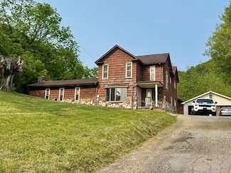 393 Perdue Hollow Rd, Bluefield, WV 24701