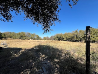 300 Rose Hill Rd, Blooming Grove, TX 76626