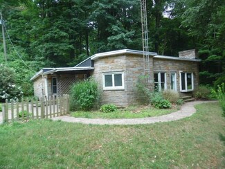 28466 State Route 93, Fresno, OH 43824