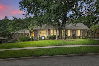 655 Springhill Dr, Hurst, TX 76054