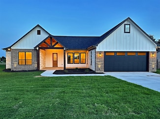 8236 Kelly Ln, Alvarado, TX 76009