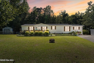 267 Laughing Gull Ct SW, Shallotte, NC 28470