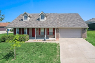 455 Holts Lake Dr, Branson, MO 65616